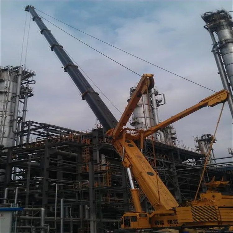 谷城吊板房的吊车